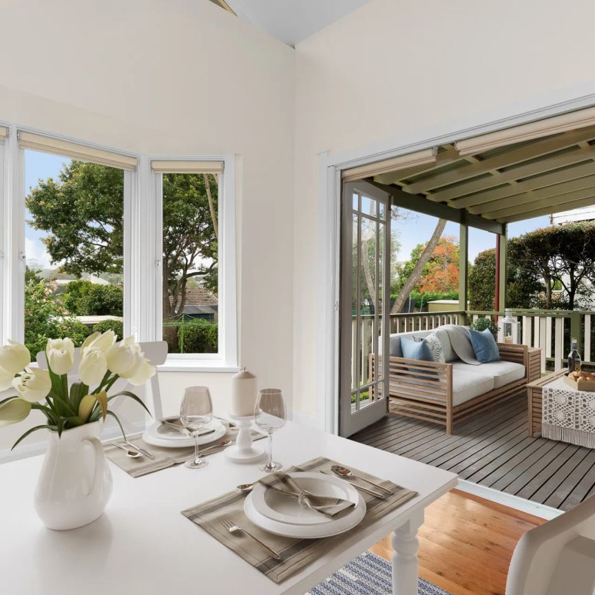 Beautifully renovated family haven with lush gardens - Photo 1