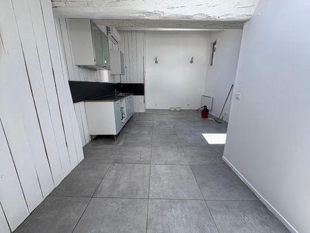 Location Appartement 1 pièce 29m² DRAGUIGNAN 83300 - Photo 4