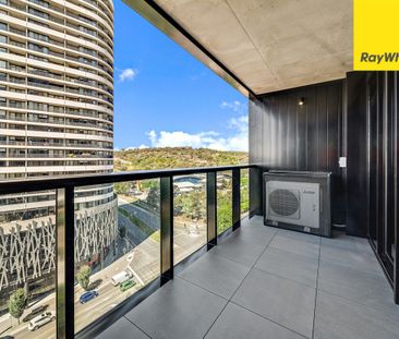 Nightfall | Flawless 2 Bedroom Ensuite Apartment - Photo 2