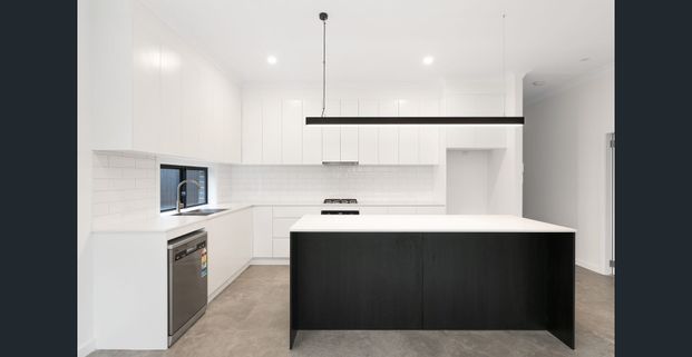 Modern Villa - Photo 1