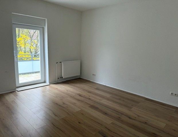 Wohnen in zentraler Lage - Gebäudemodernisierung mit Balkonanbau in 2023 - Photo 1