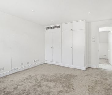 Adam and Eve Mews, London, W8 - Photo 5