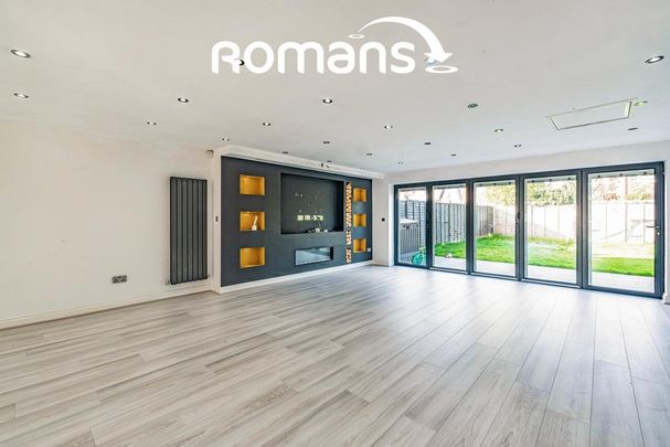 4 bedroom detached house to rent - Photo 1