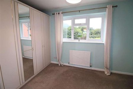 Challenger Close, Malvern, WR14 - Photo 3