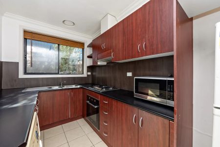 Unit 2/65 Ballarat Road, - Photo 3