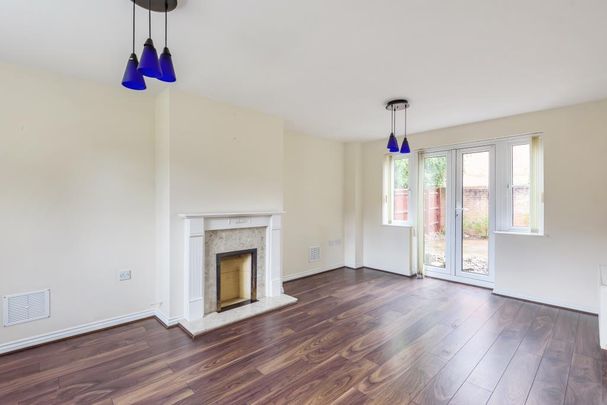 4 bedroom detached house to rent - Photo 1