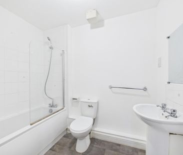 2 bedroom flat to rent - Photo 6