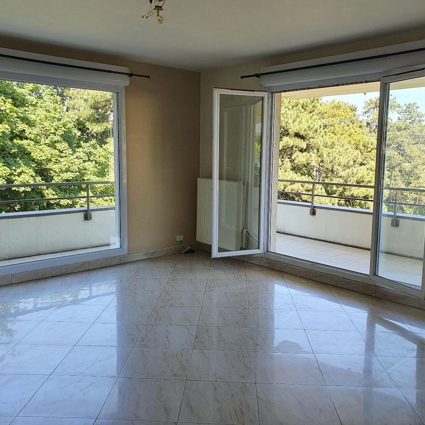 Location Appartement 3 pièces 75m² STE FOY LES LYON 69110 - Photo 1
