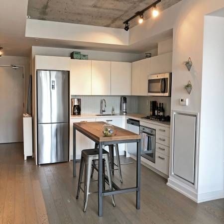 Toronto Furnished Condo Rental – 1 Bed, 1 Bath, City Views, Balcony - Photo 3