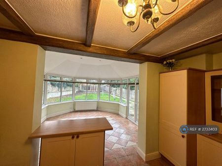 4 bedroom bungalow to rent - Photo 3