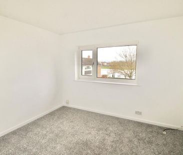 3 bedroom end of terrace house to rent - Photo 4