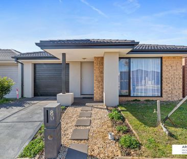8 Kirkham Dr, Thornhill Park, VIC, 3335 - Photo 4