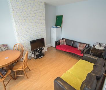 6 bedroom terraced house to rent - Photo 1