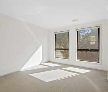 Spacious Three Bedroom Home - Photo 3