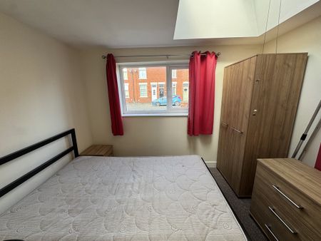 Yearsley Crescent, Huntington - P1054 - Photo 3