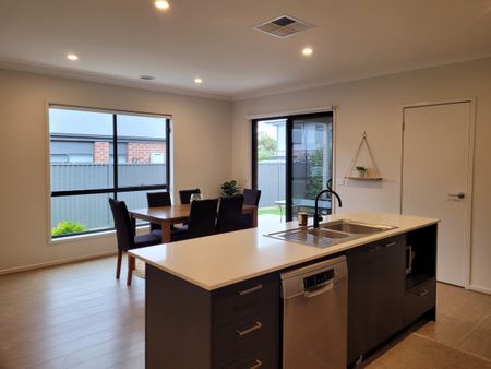 Canadian, 4BR, 2BA, 2CA, quiet court, large enclosed yard, spotlessly clean home - Photo 5