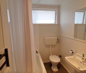 Wonderful Herne Bay 1-Bedroom Unit – Fully Furnished - Photo 6