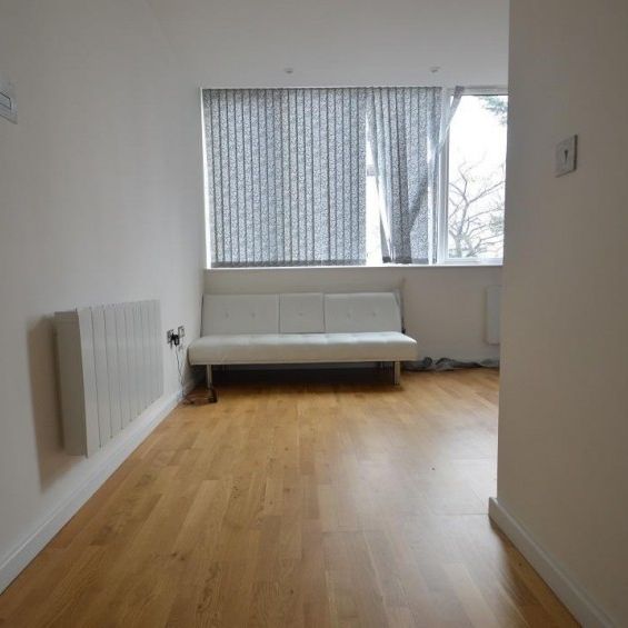 8 Bath Road, 8 Bath Road, Slough,SL1 - Photo 1