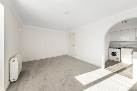 Studio to rent - Photo 3