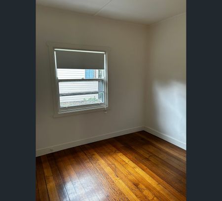 6 Couch Street, Sunshine, Vic 3020 - Photo 2