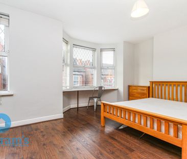 5 bed Mid Terraced House for Rent - Photo 6