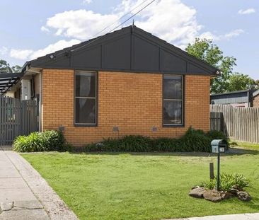 Beautiful 3 Bedroom Home - Photo 1