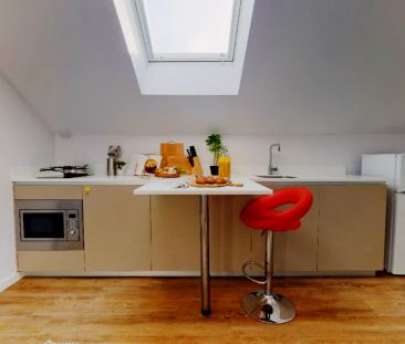 Silver Two Bed Apartment - Photo 4