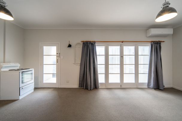 Renovated Three-Bedroom Home - 1 weeks free rent - Photo 1