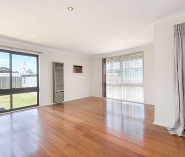 13 Madden Street Seaford VIC - Photo 6