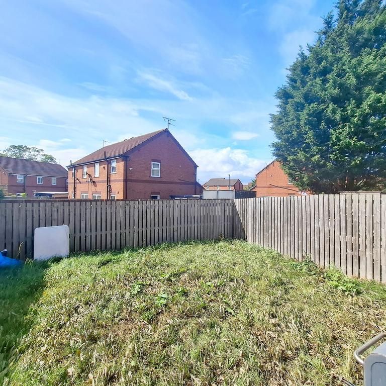 2 bedroom semi-detached house to rent - Photo 1