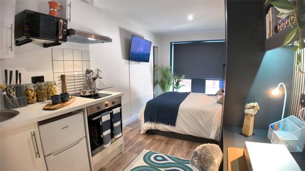 Studio to rent - Photo 1