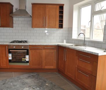 5 bedroom House To Let Total Size: 2200 SQ FT - Photo 5