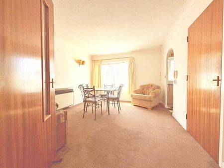 1 bedroom retirement property to rent - Photo 3