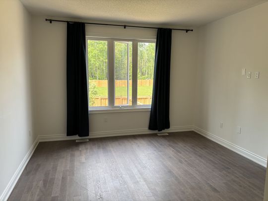 For Lease - 20 62nd Street, Wasaga Beach, Ontario - Photo 1