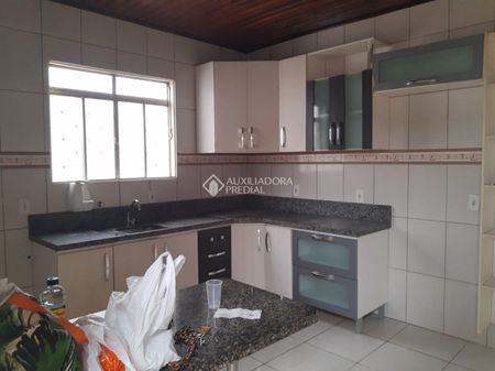 Casa com 2 quartos e 179m² para alugar em Vila Bom Princípio, Cachoeirinha. - Foto 2
