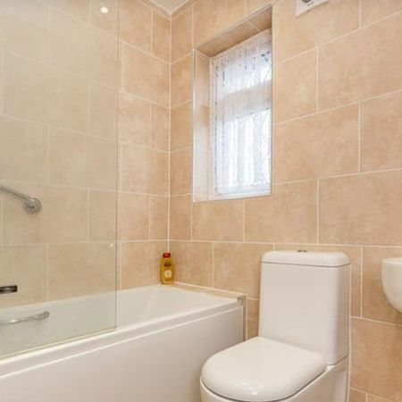 Bedsit, Western Avenue, W3 - Photo 4