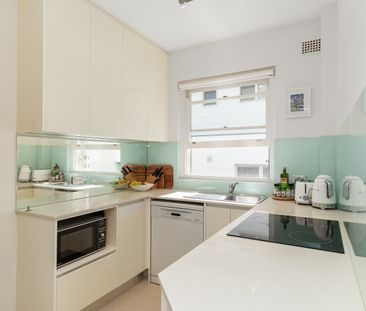 Lakeside Apartment with Lake Views - Photo 4