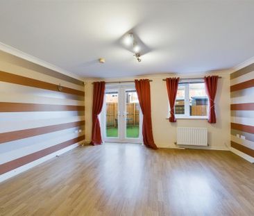 3 bedroom end of terrace house to rent - Photo 3