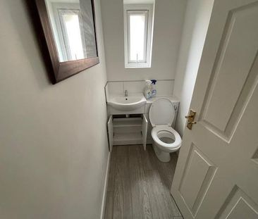 8 bedroom house to rent - Photo 2