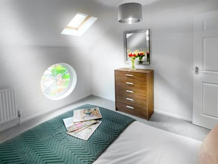 2 Bed, House - Photo 4