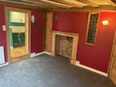 2 bedroom maisonette to rent - Photo 2