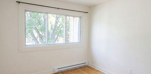 3½ For Rent — Côte-des-Neiges–Notre-Dame - Photo 2