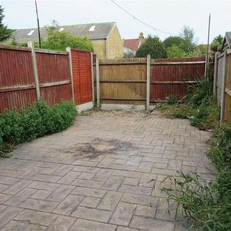 Kings Road, Herne Bay, CT6 - Photo 3