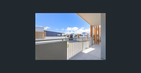 Modern low maintenance living right near the beach - Photo 2