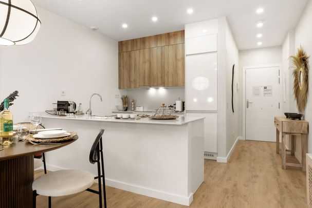 Middle Floor Apartment in Estepona - Photo 1