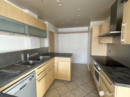 Location Appartement 5 pièces 110m² POISSY 78300 - Photo 4
