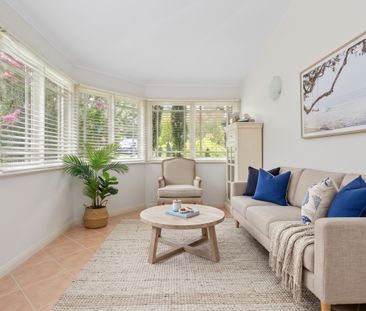 Contemporary 5 Bedroom Family Sanctuary in a Highly Coveted Westlei... - Photo 2