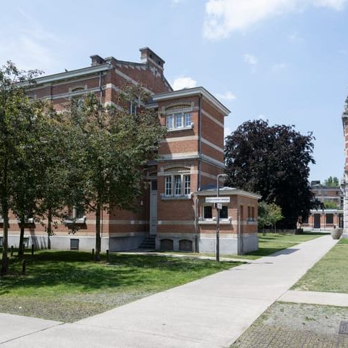 Appartement te huur - Photo 1