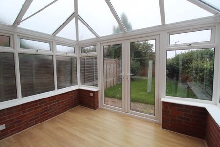 2 bedroom House To Let - Photo 2