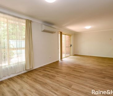 THREE BEDROOM UNIT - Close to town Available 15.12.2025 - Photo 5
